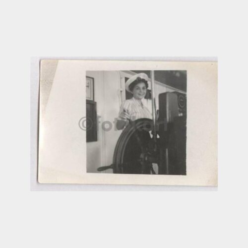 Vapur - Kaptan Kız Görünüş Fotoğraf