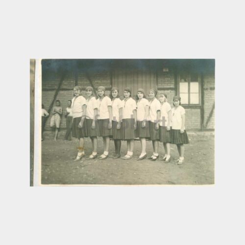 1940 Yugoslavya Liseli Kızlar Görünüş Fotoğraf