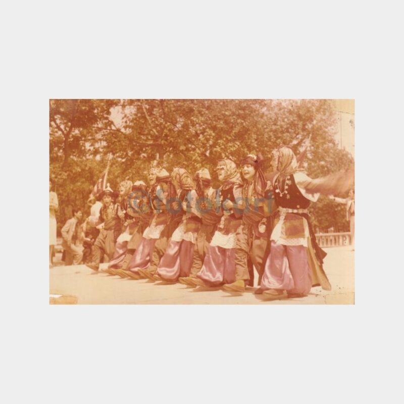 folklor-ogrenci