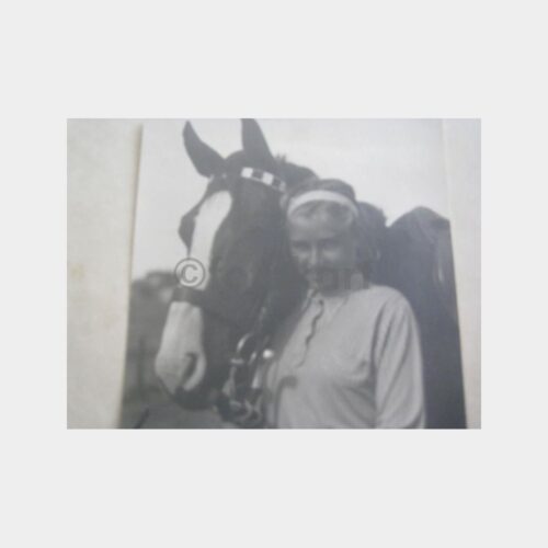 1938 Genç Kız ve Atı Fotoğraf