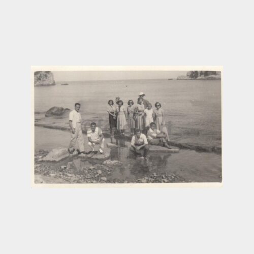 1951 Amasra Sahilde Grup Fotoğrafı