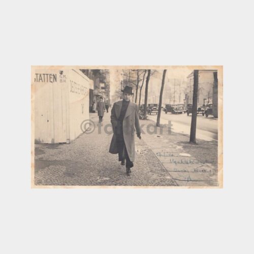 1933 Berlin Caddesinde Türk Konulu Fotoğraf
