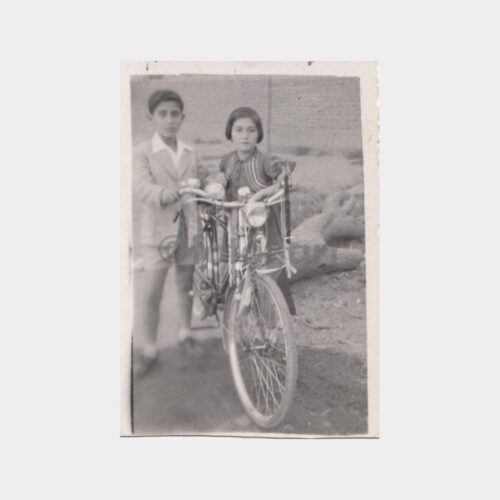 1940 Bisikletli Çocuklar Konulu Fotoğraf