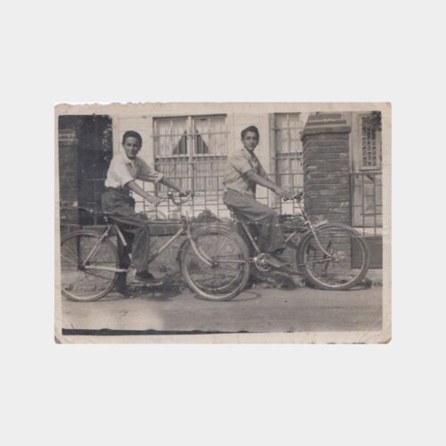 1938 Bisikletli Gençler Konulu Fotoğraf