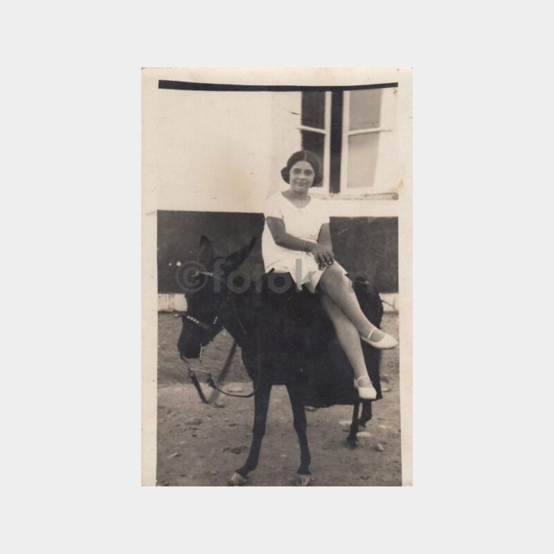 1928 Eşekli Kız Konulu Fotoğraf