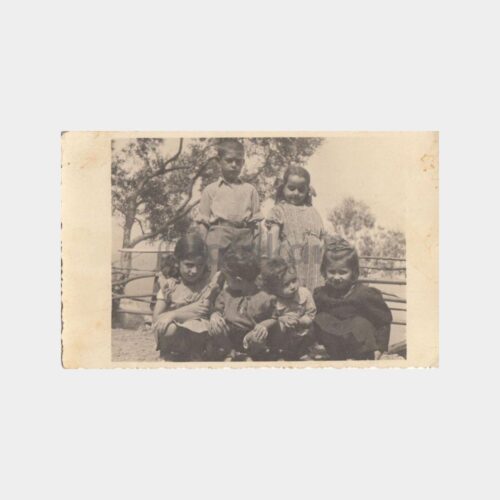 1929 Ev Bahçede Çocuklar Konulu Fotoğraf