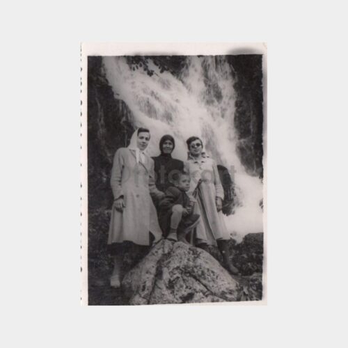 1951 Kızık Dede Şelalesi Hatırası Konulu Fotoğraf