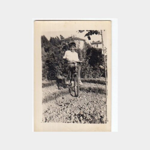 1950 Bisikletli Çocuk Konulu Fotoğraf