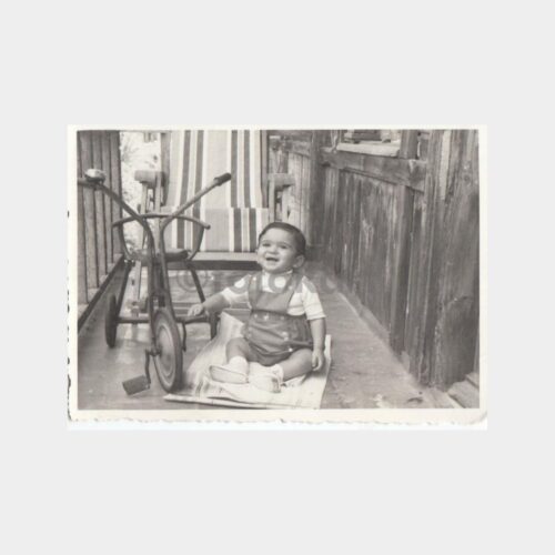 1950 Çocuk Bisikleti Konulu Fotoğraf