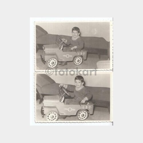 1950 Çocuk ve Oyuncak Konulu 2 Adet Fotoğraf