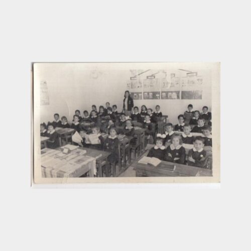 1964 İlkokul Sınıfı Öğrencileri Konulu Fotoğraf