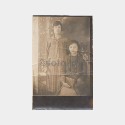 1926 Kız Arkadaşlar Konulu Fotoğraf