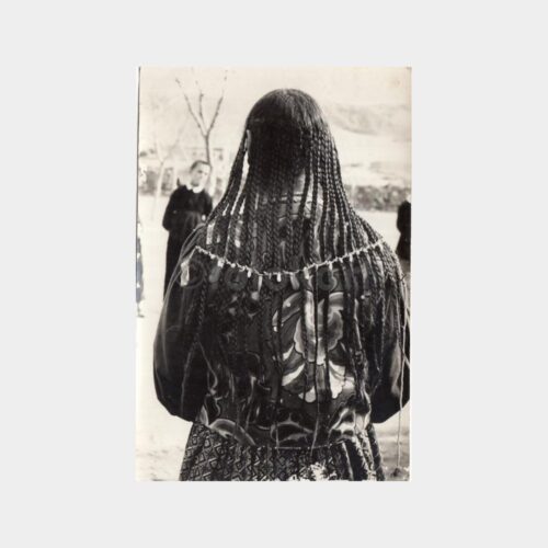 1970 Örgü Saçlı Kız Konulu Fotoğraf