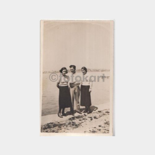 1930 Sahilde Gençler Konulu Fotoğraf