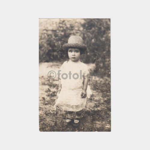 1930 Şapkalı Küçük Kız Kız Konulu Albüm Fotoğraf