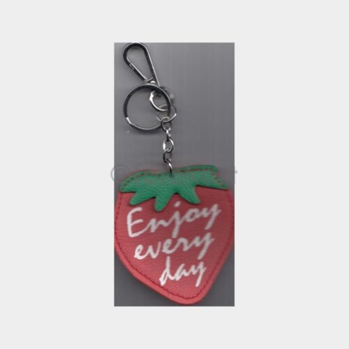 Enjoy Every Day Çilek Şekilli Anahtarlık