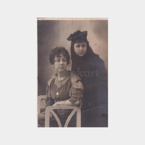 kolyeli-kadin-ve-kizi