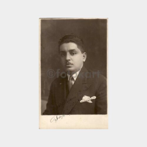 1930 Yaka Mendilli Beyefendi Stüdyo Fotoğraf