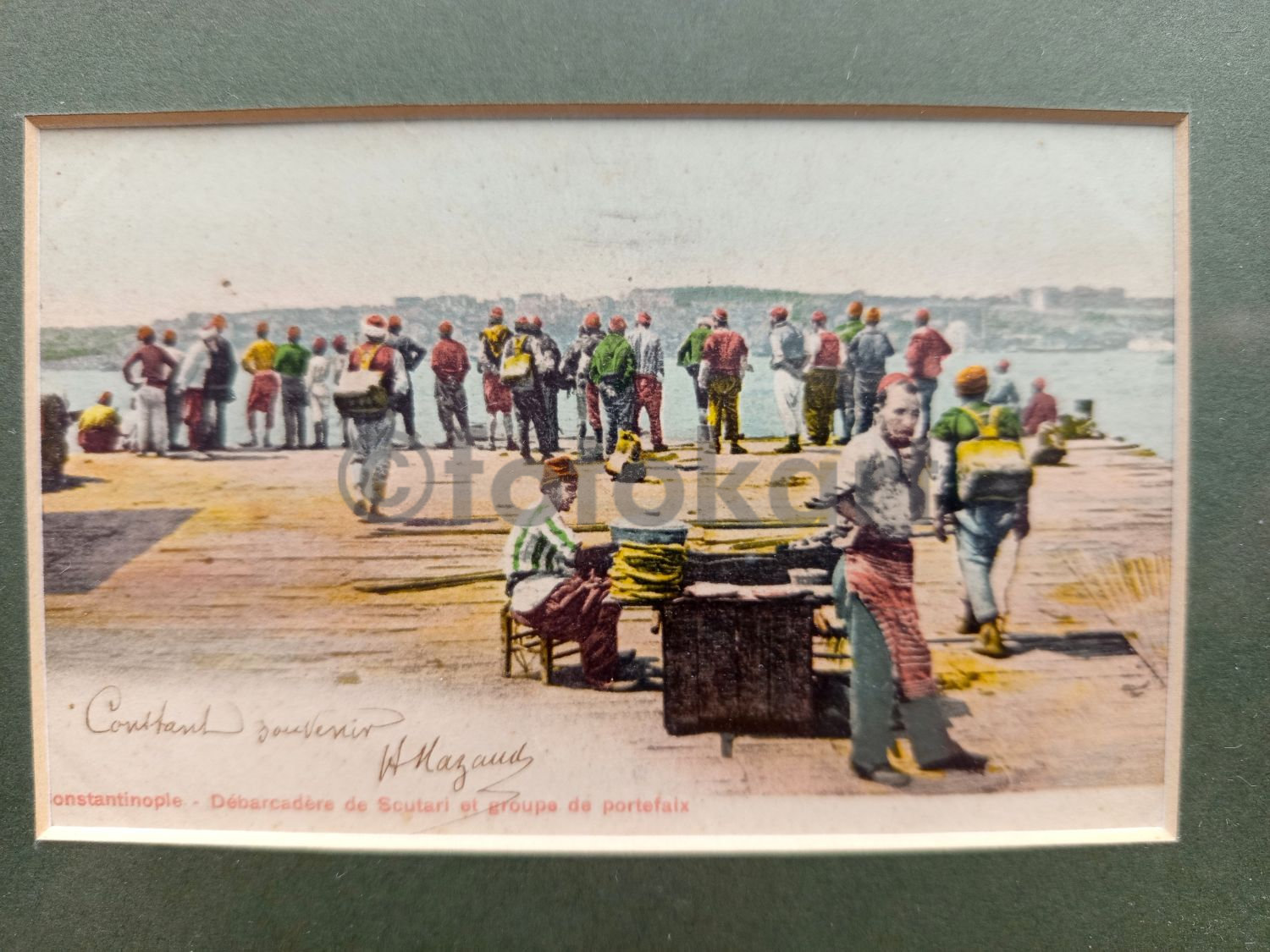 1902 Üsküdar İskelesi Hamallar Kartpostal (Çerçeveli) - Görsel 3