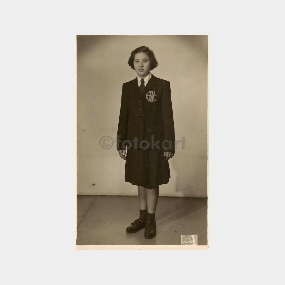 1951 Foto Venüs Kadıköy - Okul Forması ile Hatıra Fotoğraf