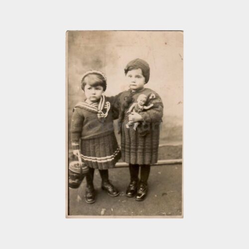 İki Küçük Kız Çocuğu Fotoğraf