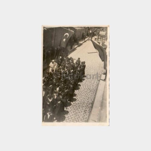 Kız Öğrenciler Tören Yürüyüşü Fotoğraf
