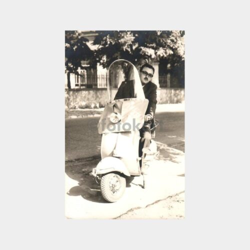 1964 Mobiletli Bay Gezerken Fotoğraf