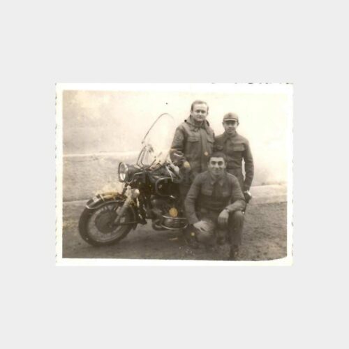 Motorsiklet ve Askerler Fotoğraf