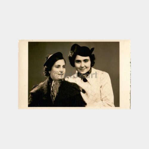 1939 Şapkalı Kadınlar Fotoğraf