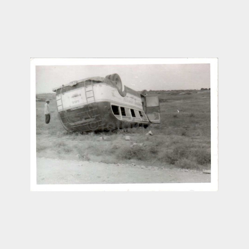 Ters Dönen Otobüs - Kaza Görüntüsü 2 Adet Fotoğraf - Görsel 2
