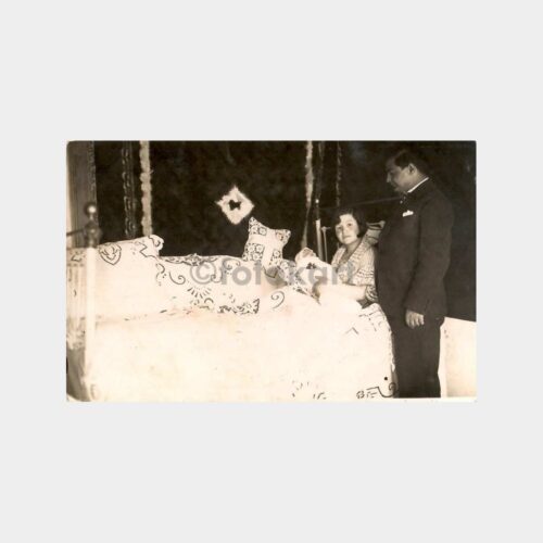 1934 Anne Bebeğiyle Lohusa Yatağında Fotoğraf