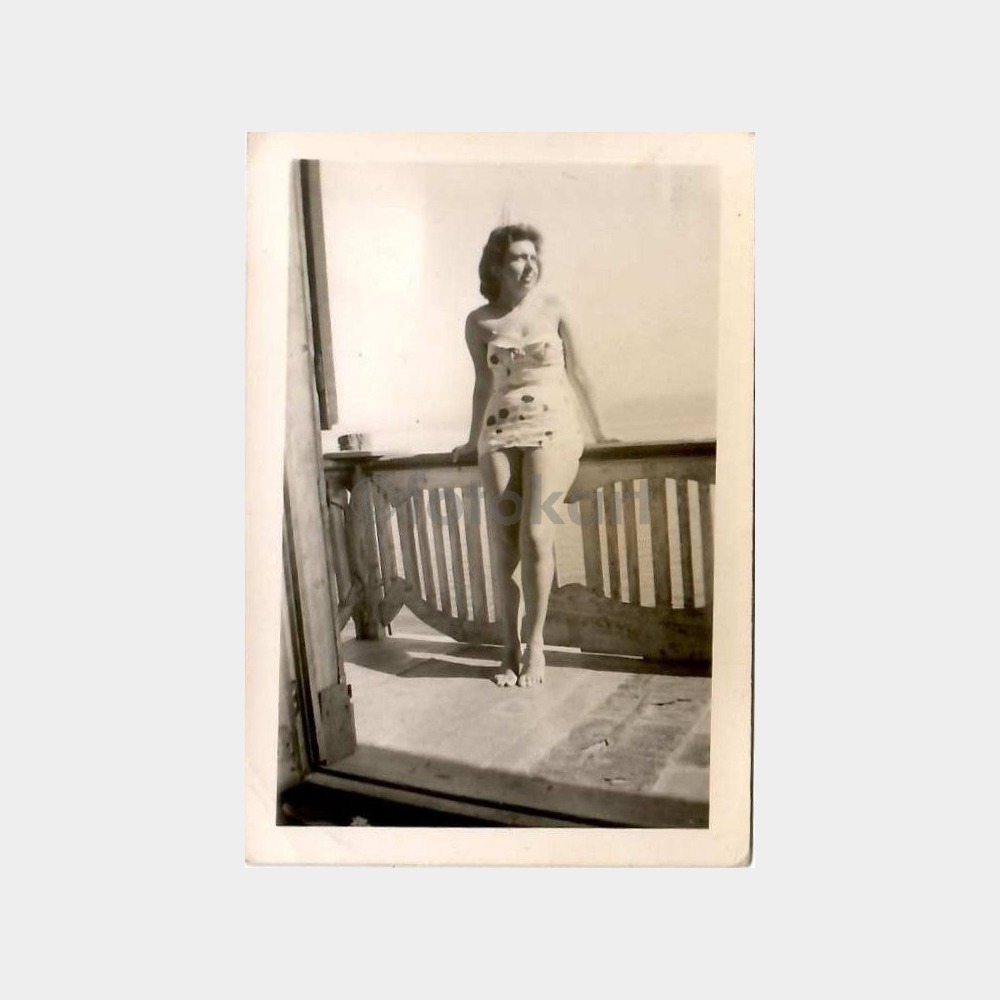1960 Büyükada Sümer Otel Kadın Fotoğraf