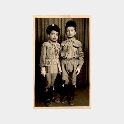 İki İzci Çocuk Stüdyo Fotoğraf