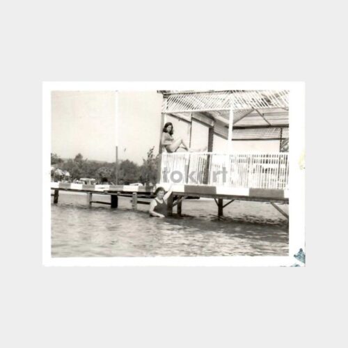 İskelede Kadınlar Fotoğraf