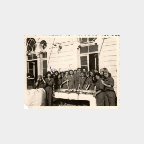 İzmir Orduevi Bahçesi Topluluk Fotoğraf