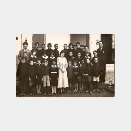 Öğretmen ve Öğrenciler Toplu Fotoğraf