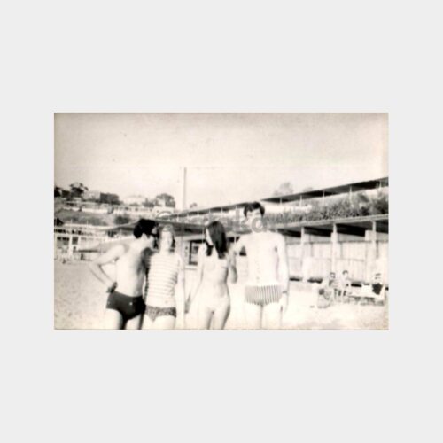 Plajda Arkadaş Grubu Fotoğraf