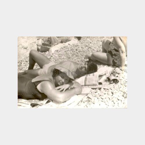 Plajda Güneşlenenler Fotoğraf