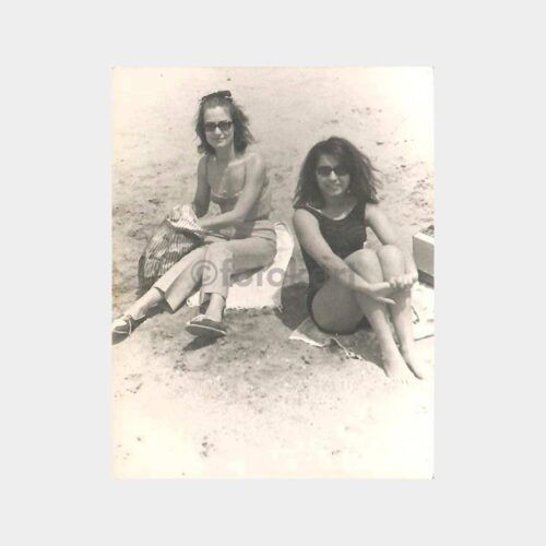 Plajda İki Kadın Fotoğraf