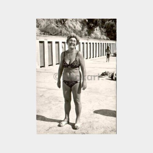 1981 Plajda Kadın Fotoğraf