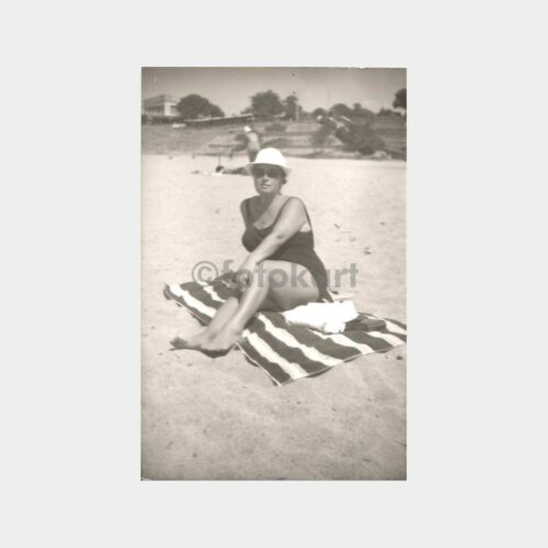 Plajda Şapkalı Kadın Fotoğraf