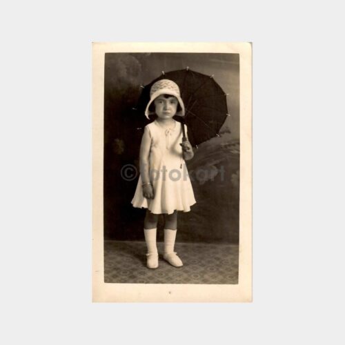 Şemsiyeli Küçük Kız Stüdyo Fotoğraf