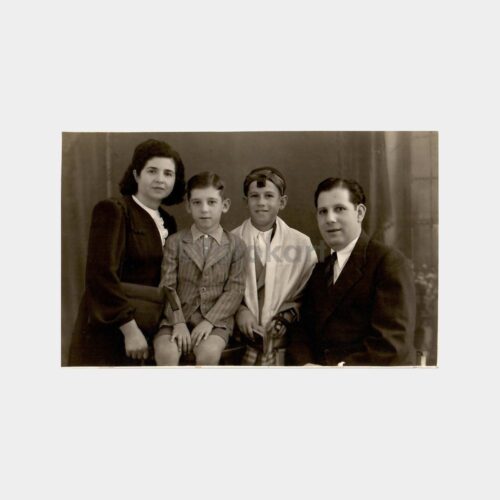 1941 Tel Aviv Musevi Aile Stüdyo Fotoğraf