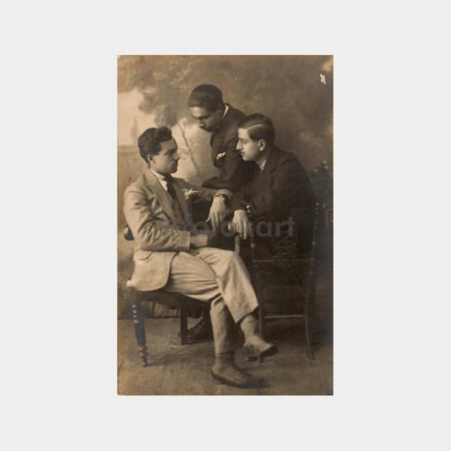 Üç Beyefendi Stüdyo Fotoğraf