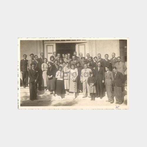 1936 Akhisar Bina Önünde Toplu Fotoğraf