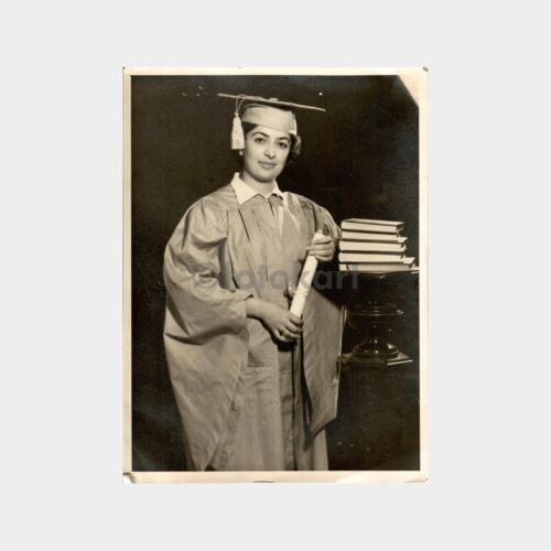 Amerikan Kız Lisesi Mezunu Öğrenci Konulu Fotoğraf