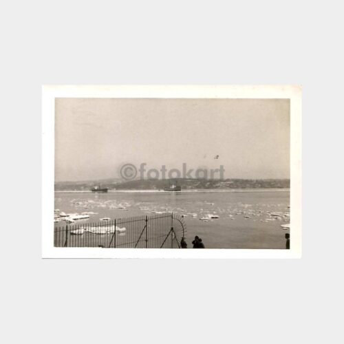 Boğaziçi Buzlar içinde 2 Adet Fotoğraf