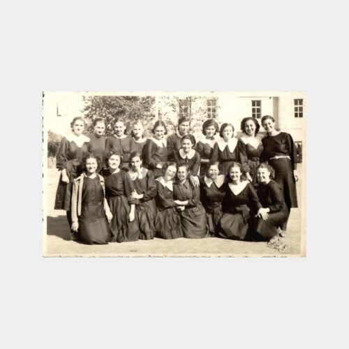 1938 Bursa Kız Lisesi Öğrencileri Fotoğraf