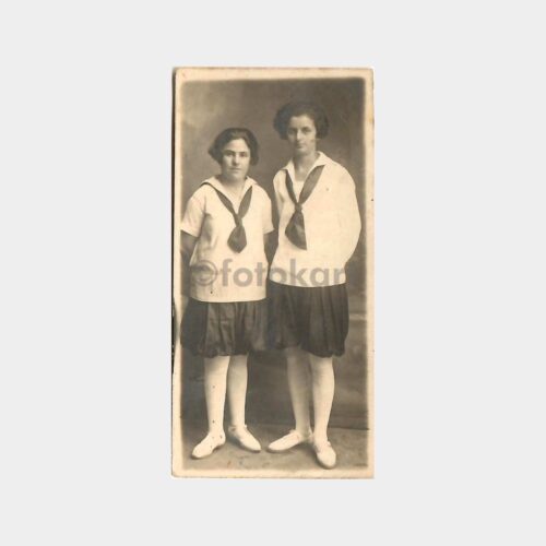 1926 Denizci Kıyafetli Kadınlar Stüdyo Fotoğraf