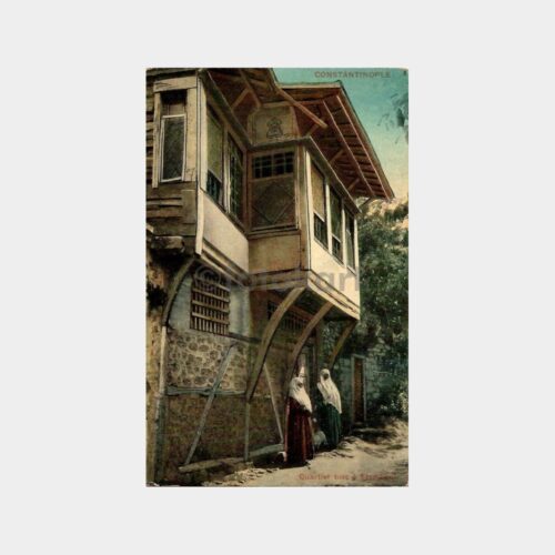 Eski İstanbul - Tarihi Ev Önünde Kadınlar Fotoğraf